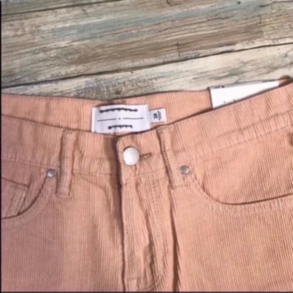 NWT Kendall & Kylie Peach Corduroy Shorts - Picture 4 of 4